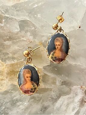 Coquette Gold-Tone Portrait Cameo Drop Pierced Earrings